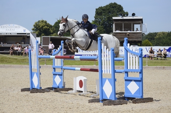 Leicestershire’s Tabitha Kyle scoops The Stable Company HOYS 138cms Qualifier win at Bicton Arena